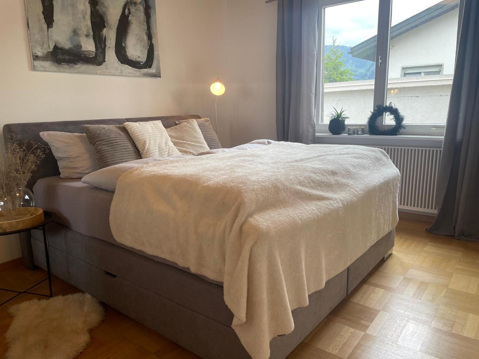 Crown Living Design Apartment - 2 Schlafzimmer - Kueche - Gratis Parkplatz - Abstellraum Fuer Fahrraeder/Ski Mader المظهر الخارجي الصورة