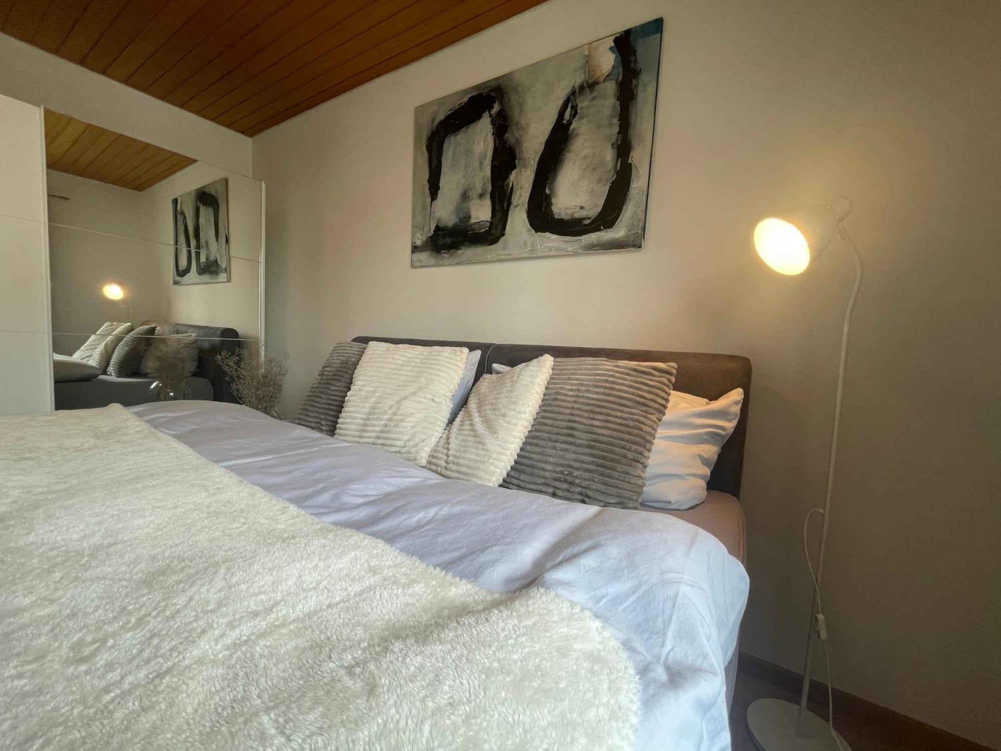Crown Living Design Apartment - 2 Schlafzimmer - Kueche - Gratis Parkplatz - Abstellraum Fuer Fahrraeder/Ski Mader المظهر الخارجي الصورة
